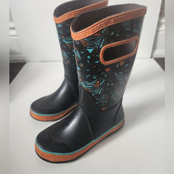 Bogs Black and Orange Kids Rain Boots - Picture 2 of 6
